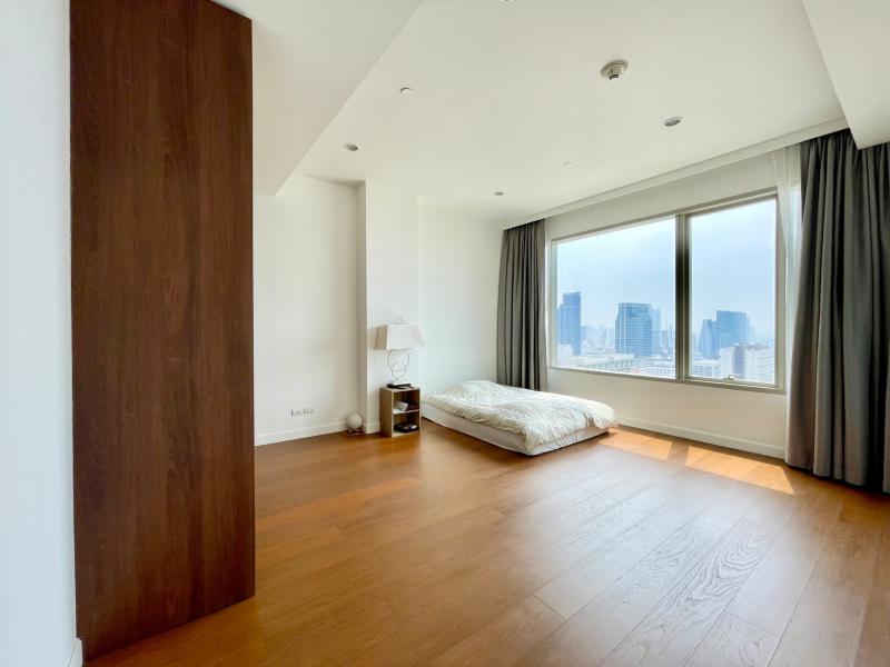 185 Rajadamri For Sale